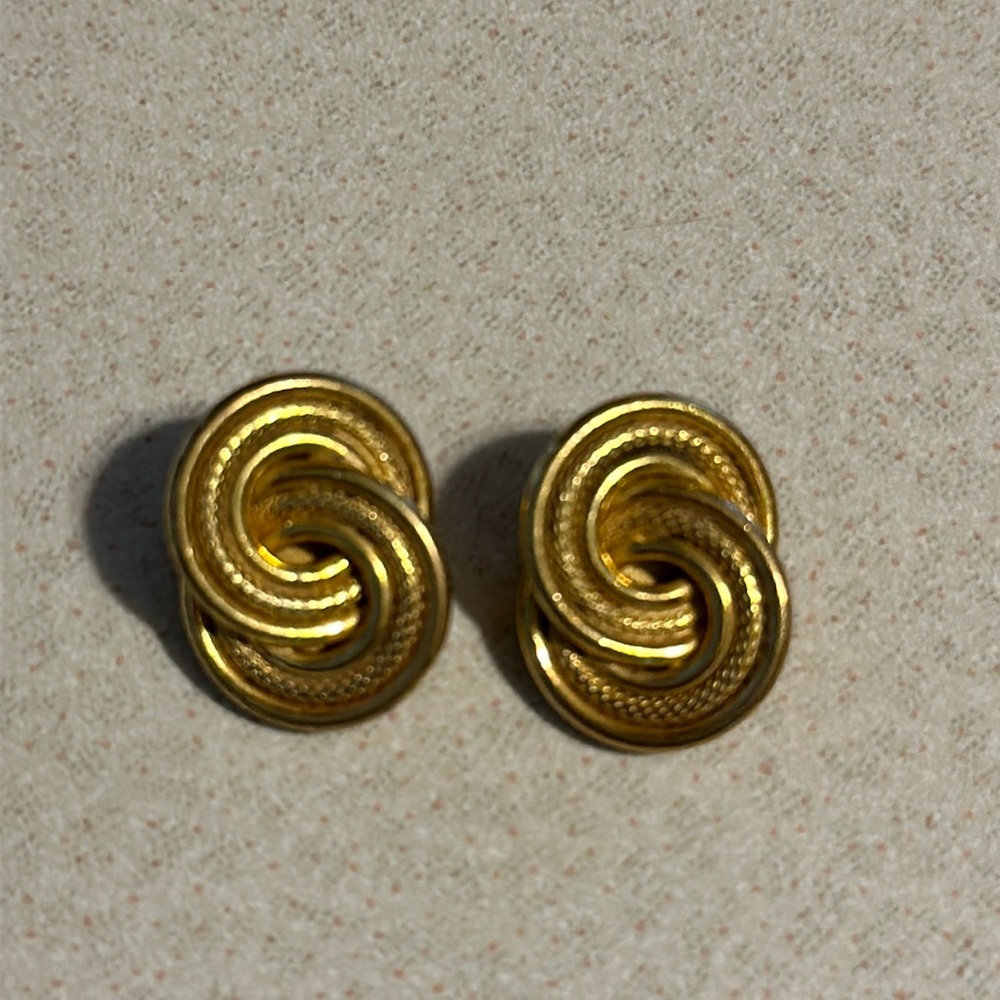 Miriam Haskell Gold Tone Interlocking Loop Clip O… - image 2